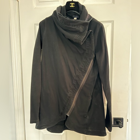 Lululemon Method Wrap Asymmetrical Zip Jacket Black Womens Rare Yoga Size 10 - Picture 3 of 10